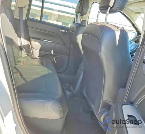 2017 Jeep Compass Latitude z USA, uszkodzony, nr VIN 1C4NJDEB0HD126822